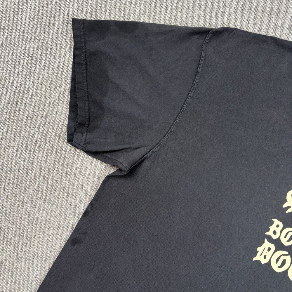 Boss Dog Graphic T-Shirt Fantasy World Black Tee Mens XXL Retro Grunge Skull Y2K - Picture 5 of 9